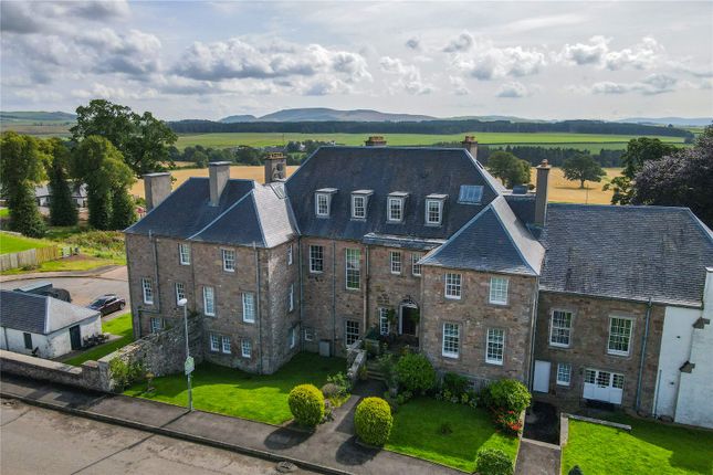 3 bedroom flat for sale
