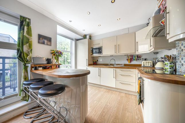 Kingston Hill, Kingston upon Thames... 2 bed flat for sale