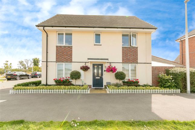Bays Crescent, Spencer Wood, RG7 3 bed detached house for sale