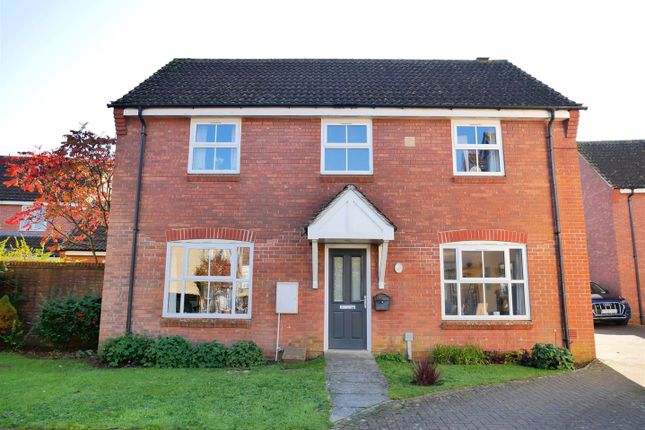 Honeysuckle Close, Lansdowne Park, Calne 4 bed detached house for sale