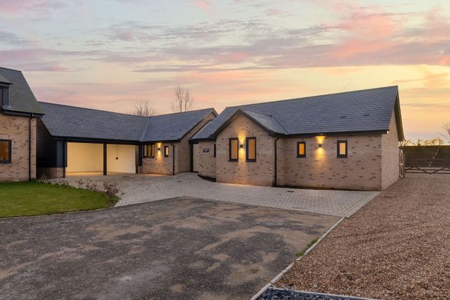 Bluntisham Road, Huntingdon PE28 4 bed detached bungalow for sale