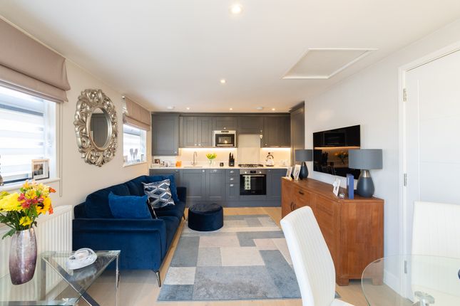 Station Road, Dorking 1 bed ground floor flat for sale