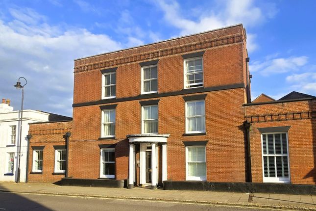 East Street, Hampshire PO16 1 bed flat for sale