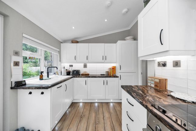 London Road, Royston SG8 2 bed park home for sale