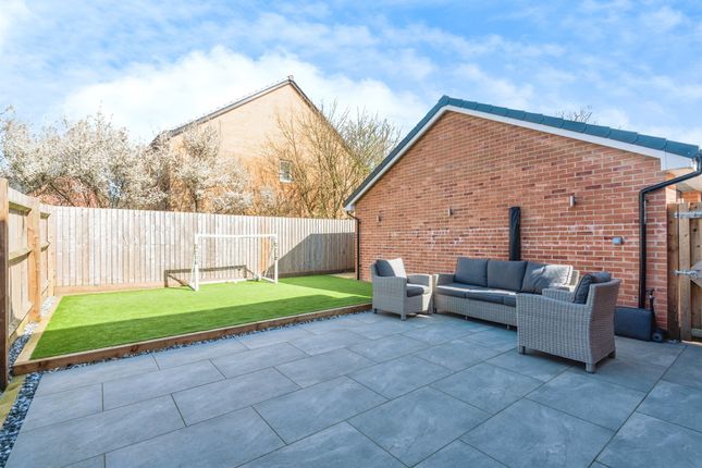 4 bed detached house