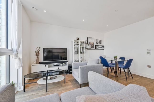 Wandsworth Road, London, SW8 2FJ... Studio for sale