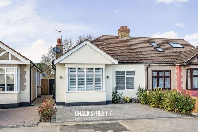 Randall Drive, Hornchurch, RM12 3 bed semi