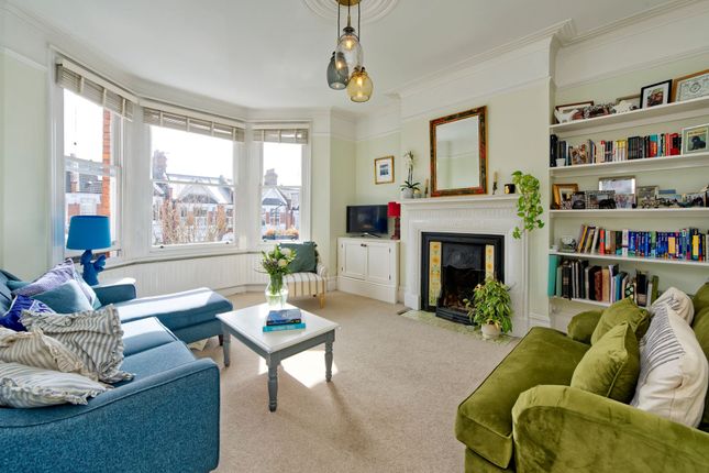 Ridley Road, London, NW10 3 bed apartment for sale