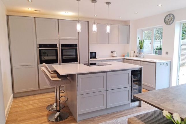 Greyfriars Drive, Bromsgrove... 5 bed detached house for sale