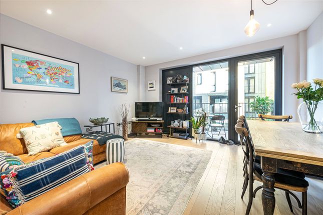 Chivers Passage, London, SW18 1 bed apartment for sale