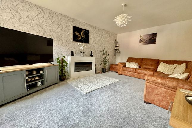 2 bedroom ground floor flat for sale
