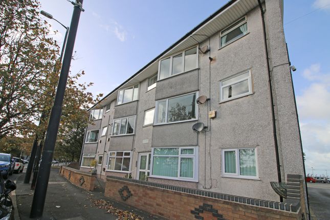 Lyndale Court,  Fleetwood, FY7 2 bed apartment for sale