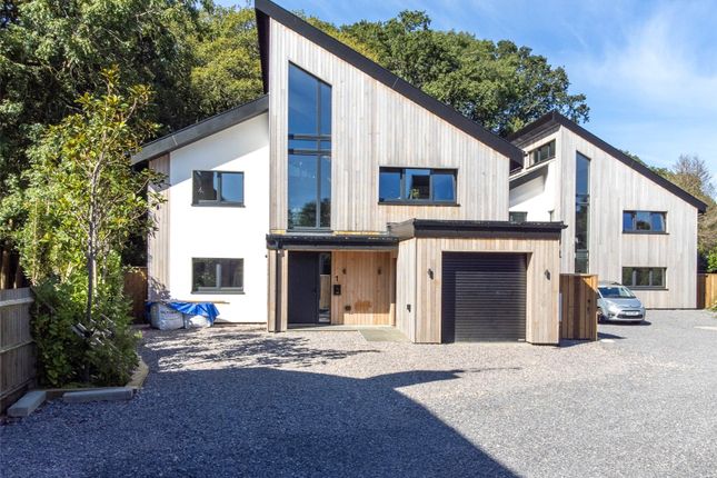 4 bed detached house