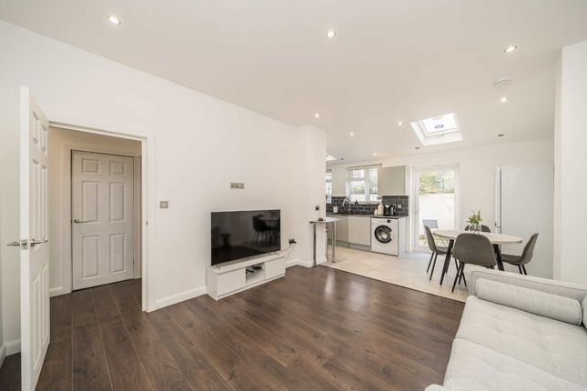 Greenford Avenue, London W7 1 bed flat for sale