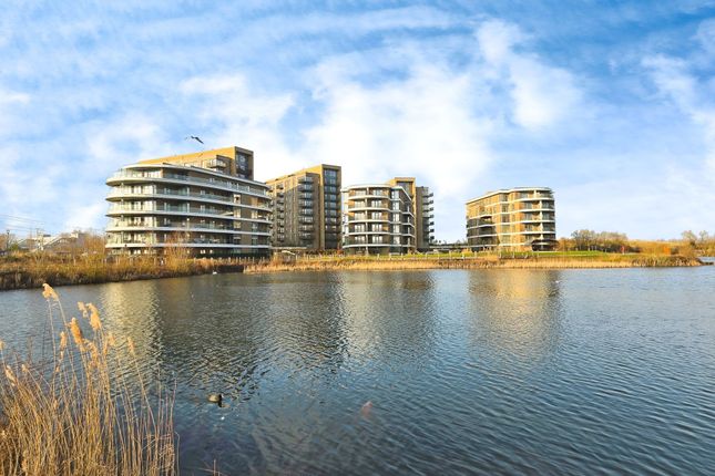 No. 3 Bankside Gardens, Reading RG2 2 bed apartment for sale