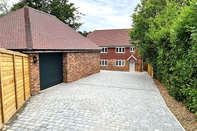 Mutton Hall Hill, Heathfield, East... 3 bed semi