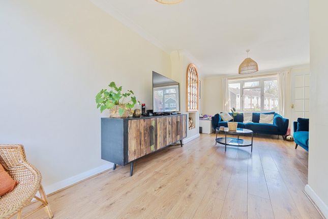 Mead Way, Bromley, Kent, BR2 3 bed terraced house for sale