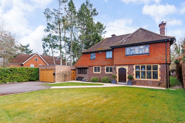 5 bed detached house