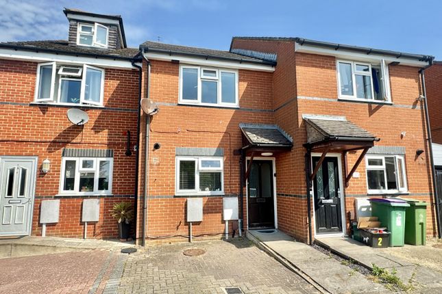 The Waltons, Folkestone CT19 2 bed terraced house for sale