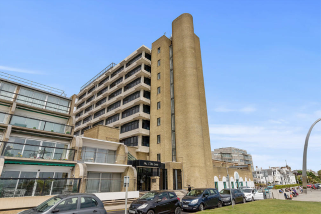 The Leas, Kent CT20 2 bed apartment for sale