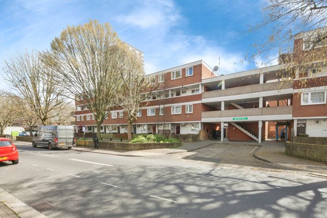 3 bedroom maisonette for sale