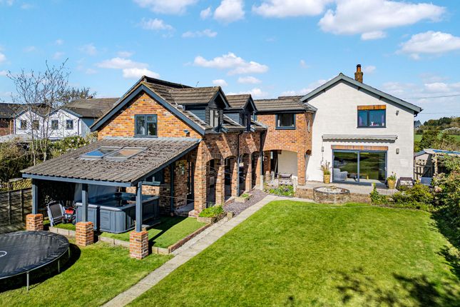 Stone Pit Lane, Croft, WA3 4 bed detached house for sale