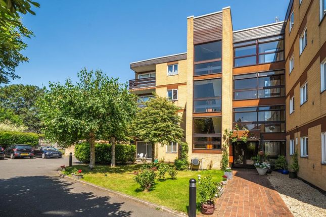 Lower Sunbury,  Surrey,  TW16 2 bed flat for sale
