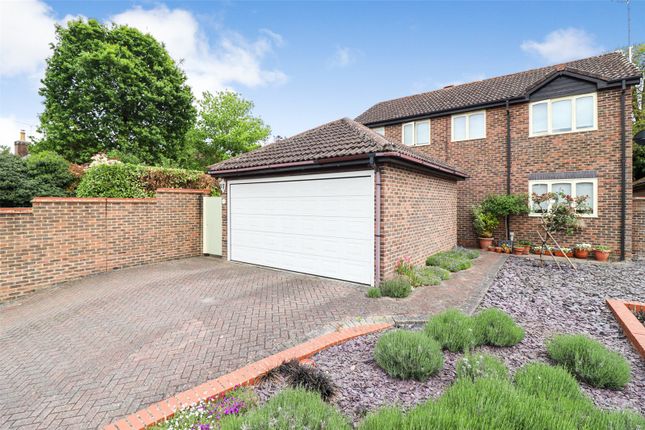 5 bed detached house