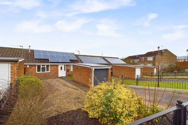 Flaxton Way, Nottingham NG5 2 bed terraced bungalow for sale