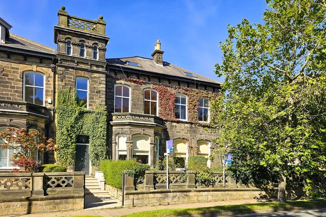 York Place, Harrogate, HG1 3 bed apartment for sale