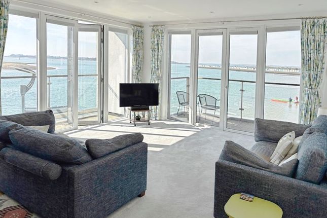 Waterside Marina, Brightlingsea... 2 bed apartment for sale