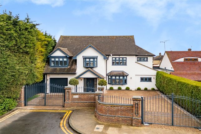 Holden Way, Upminster, Essex, RM14 5 bed detached house for sale
