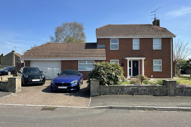 4 bed detached house