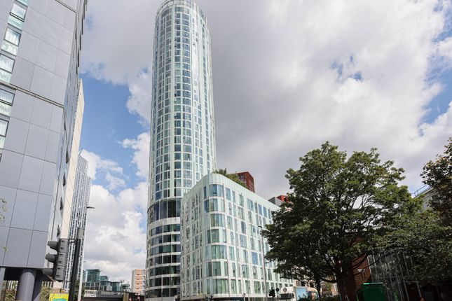 Wandsworth Road, Nine Elms, SW8 1 bed apartment for sale