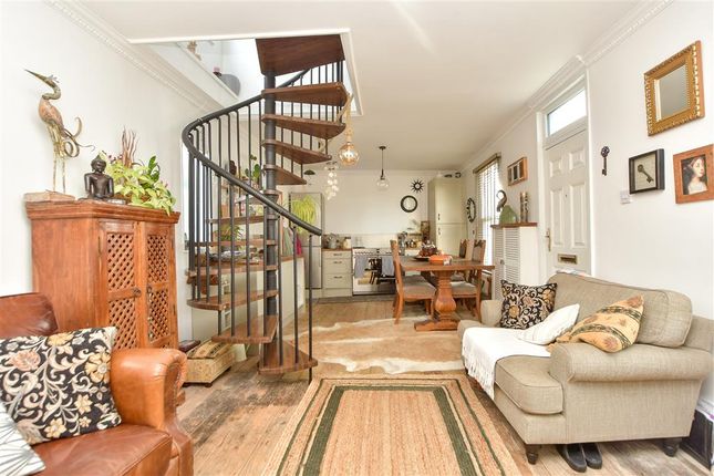 Marine Parade, Sheerness, Kent 2 bed detached house for sale
