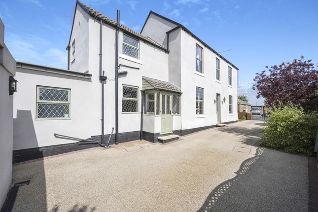 4 bed detached house