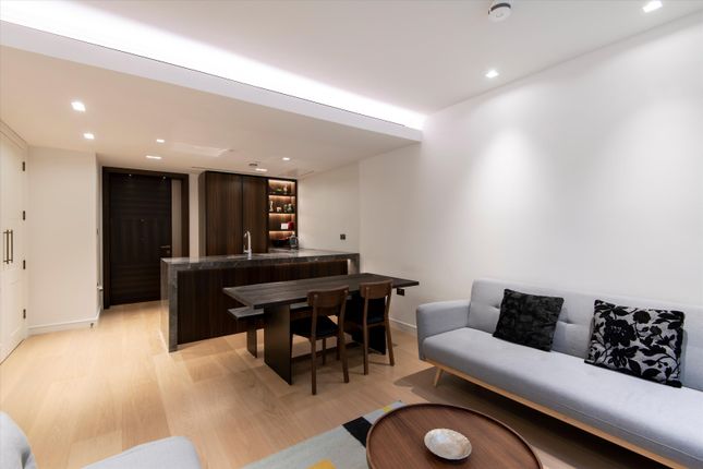 Portugal Street, London, WC2A 2 bed flat for sale