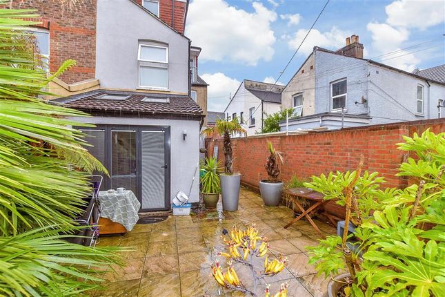 4 bed end terrace house