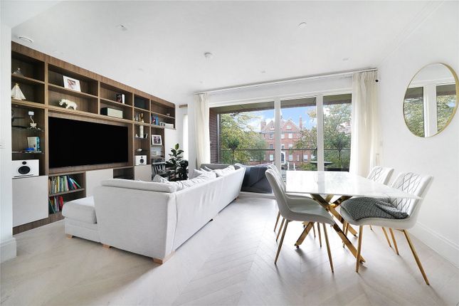 Kidderpore Avenue, London, NW3 2 bed apartment for sale