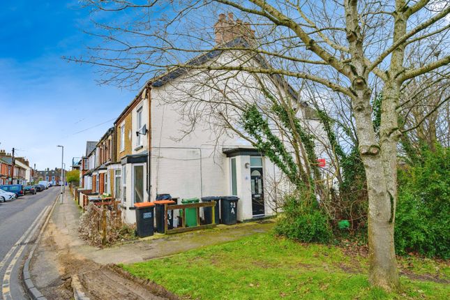 1 bedroom maisonette for sale
