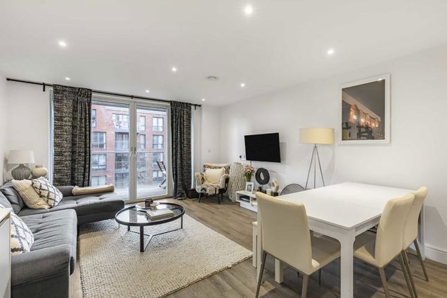 Gaumont Place, London SW2 2 bed flat for sale