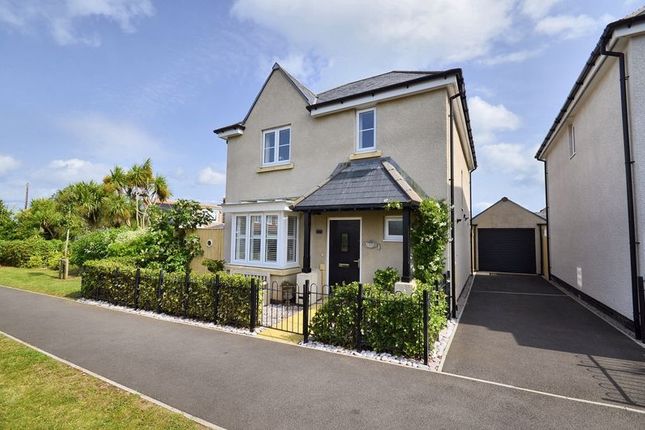 4 bed detached house
