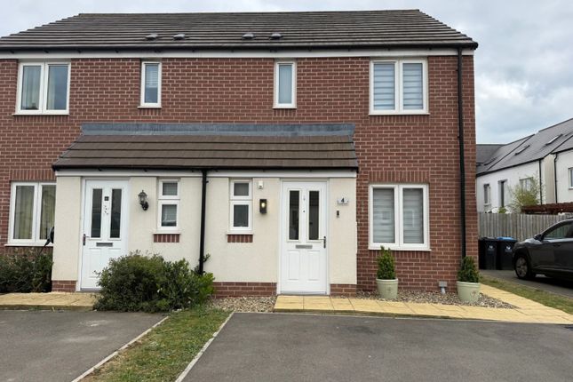 Russell Mews, Witney, Oxfordshire, OX29 3 bed semi