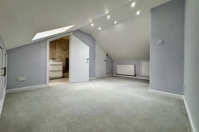 4 bed terraced house