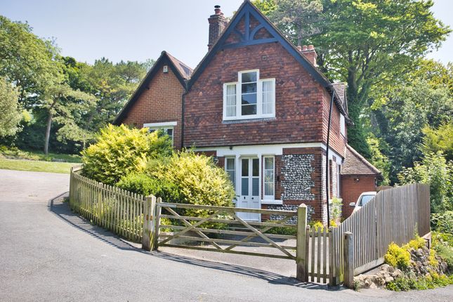 4 bed detached house