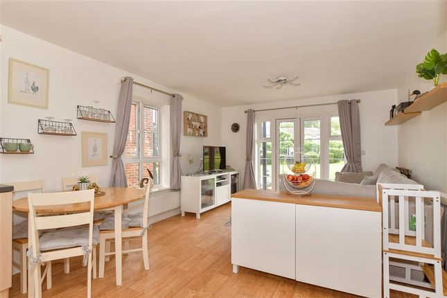 2 bedroom ground floor flat for sale