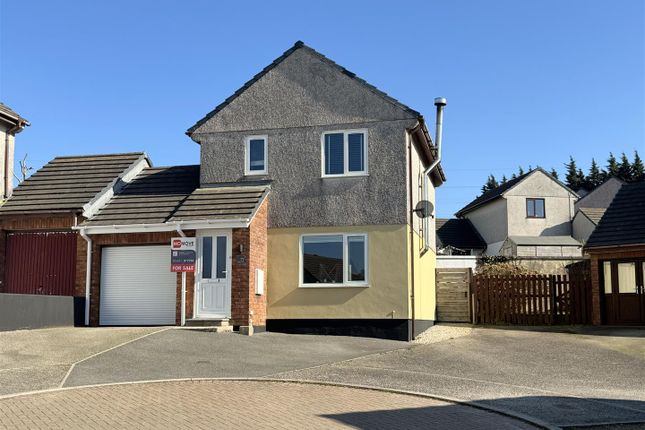 3 bedroom link detached house for sale