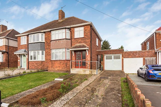 Arnold Crescent, Isleworth, TW7 3 bed semi