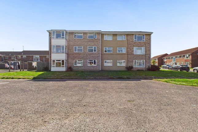 Beachcroft Place, Lancing, BN15 8JN 2 bed flat for sale