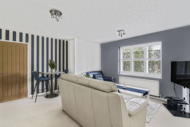 Rosehill Farm Meadow, Banstead 1 bed apartment for sale